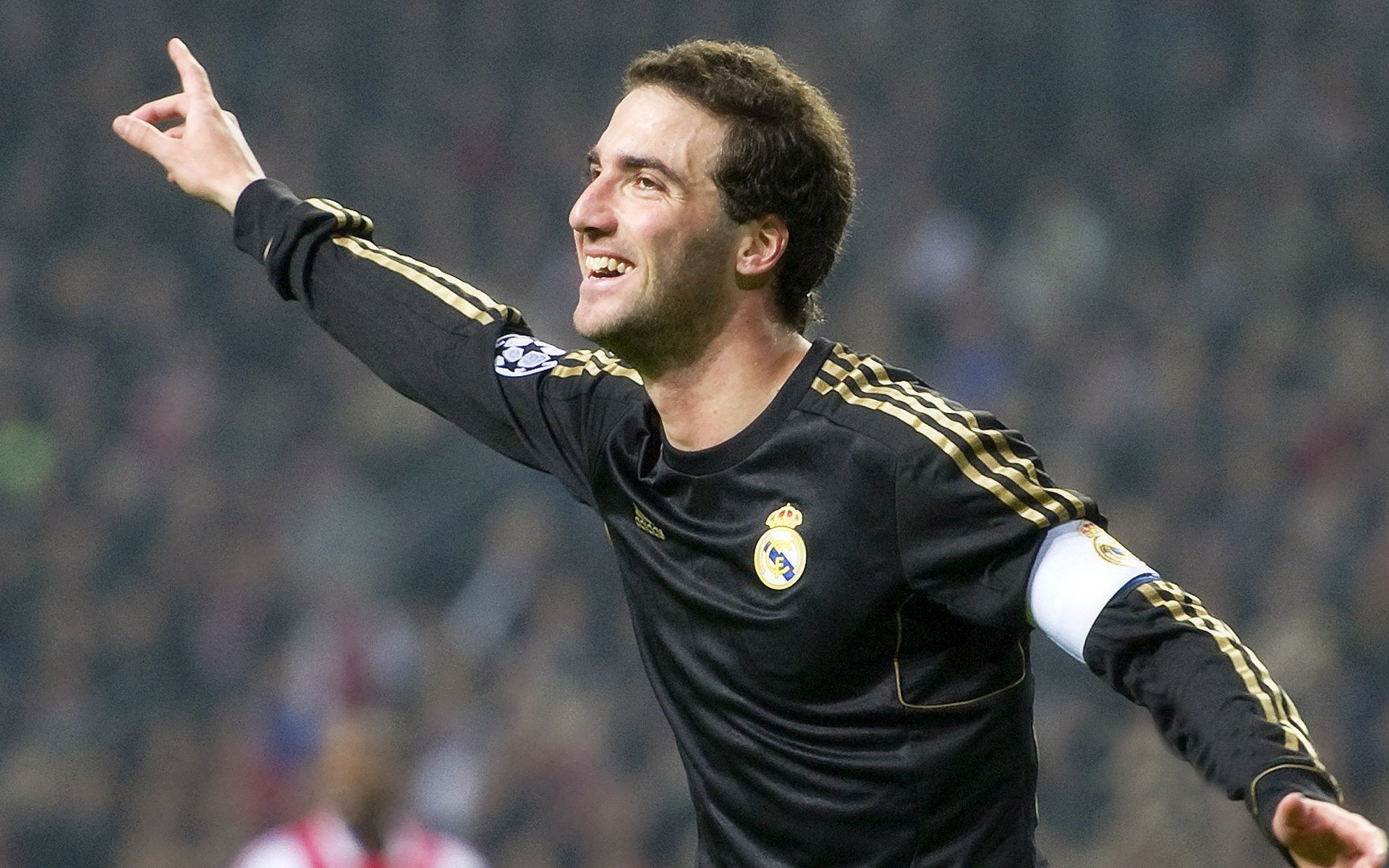 2026世界杯之夜，拉文关键时刻站出来，当篮球巨星照亮绿茵场