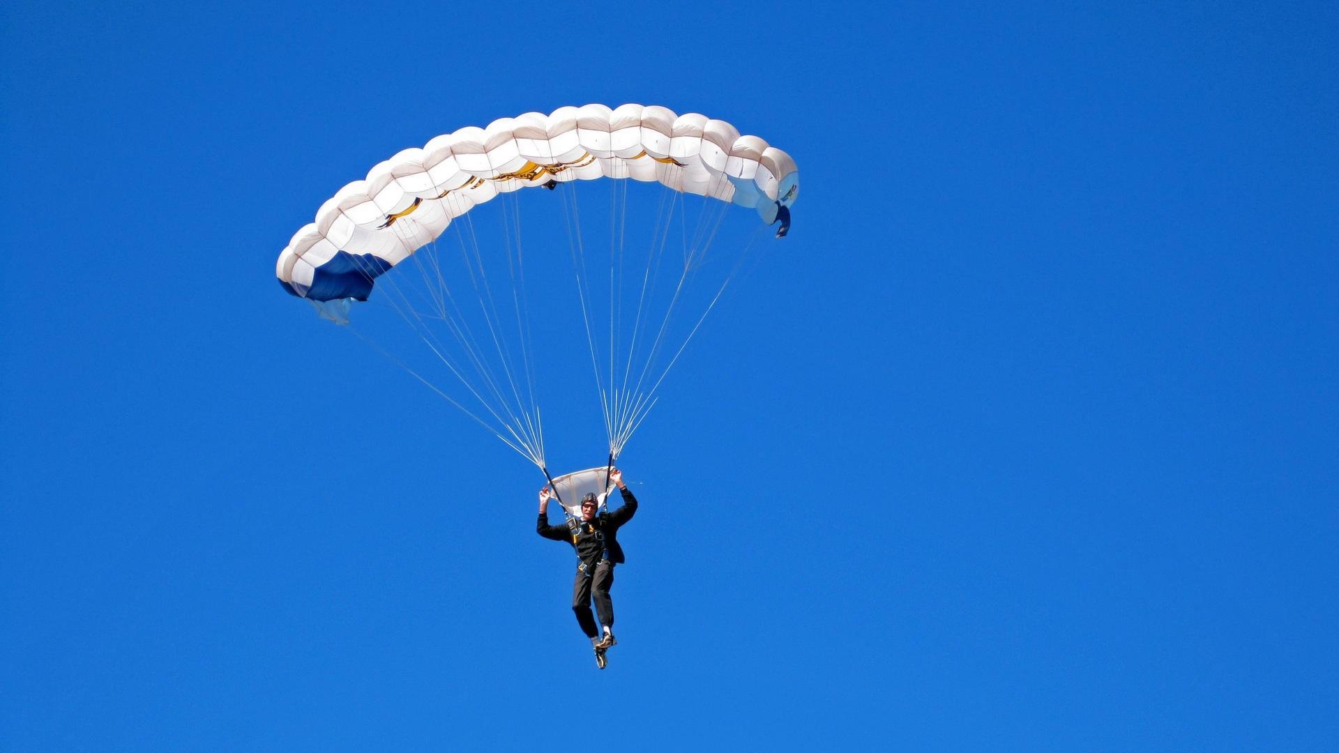 赛道上的紫金风暴，当湖人精神驶入F1争冠战场